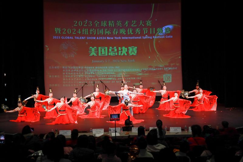 全民癫狂！素人逆袭的星光大道·一夜封神的才艺修罗场
